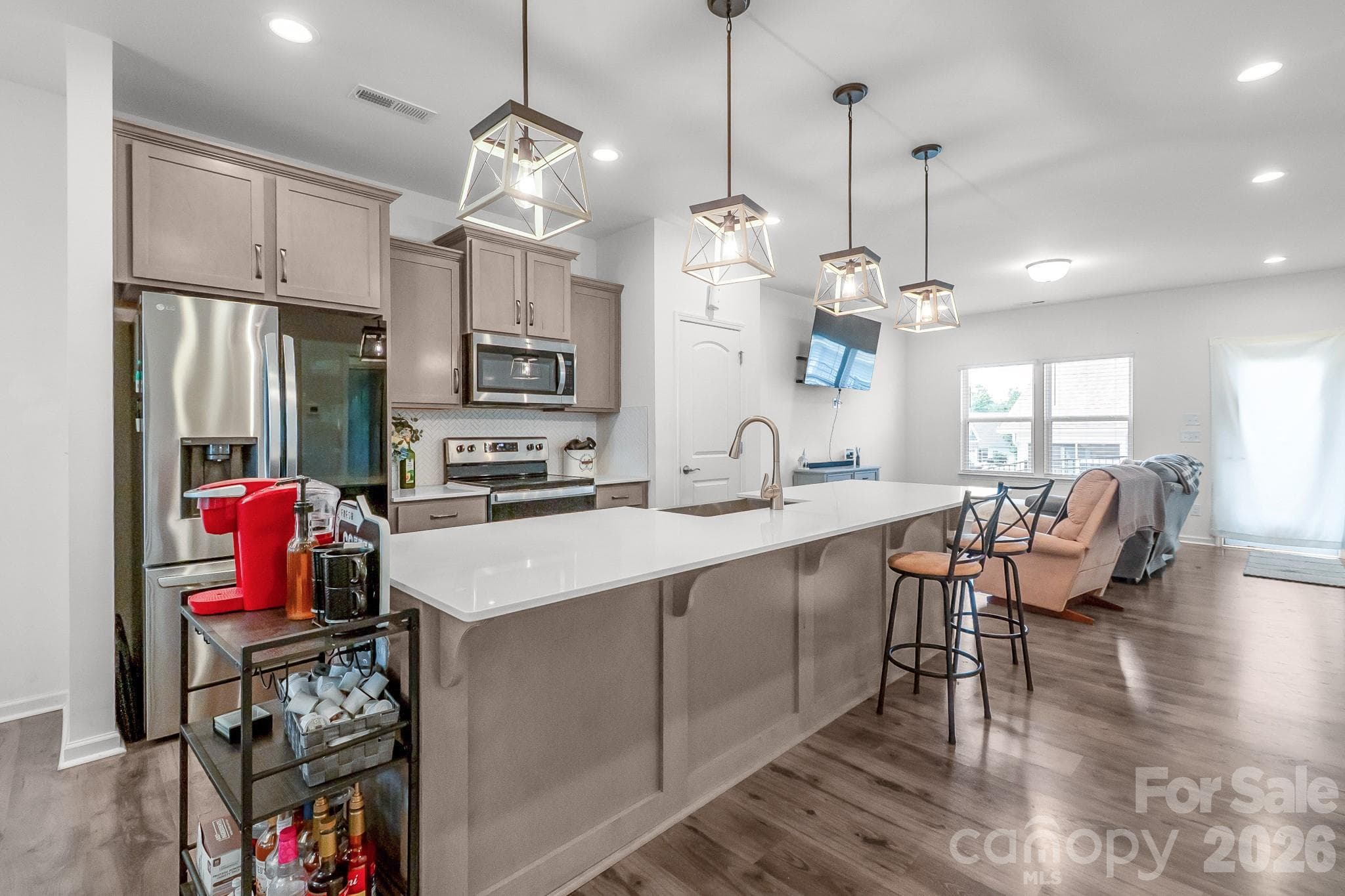 Single Family Residence at 60103 Blue Bird Lane, Lancaster, photo 4 of 18