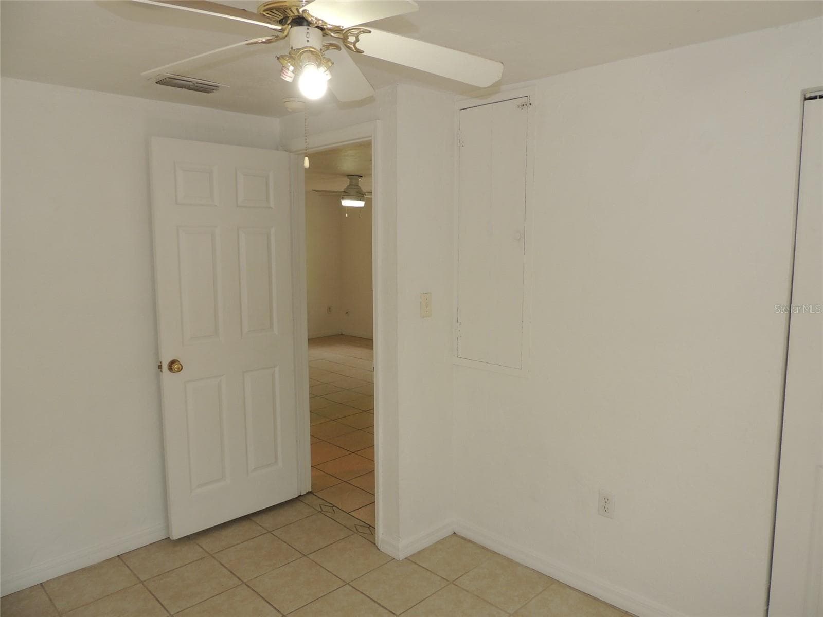 Bedroom 2 - 1146 NE 2ND PL, WILLISTON