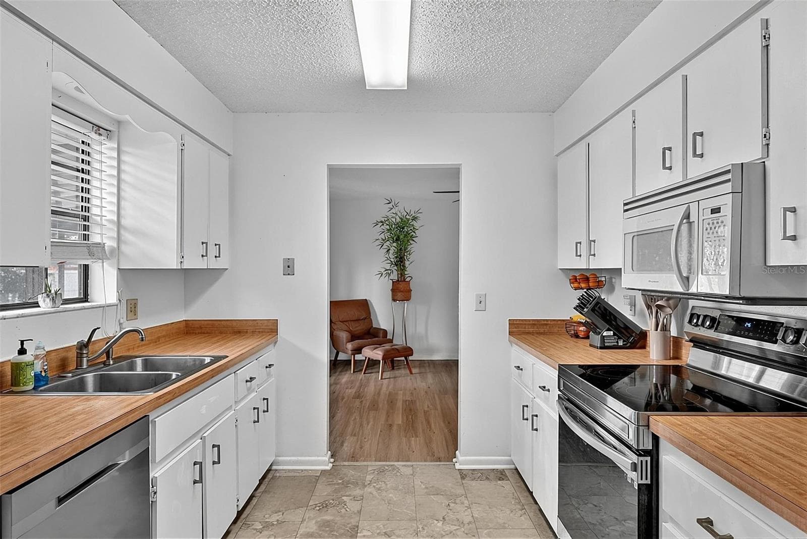 Single Family Residence at 9 BRIDGET TER, ORMOND BEACH, photo 19 of 60