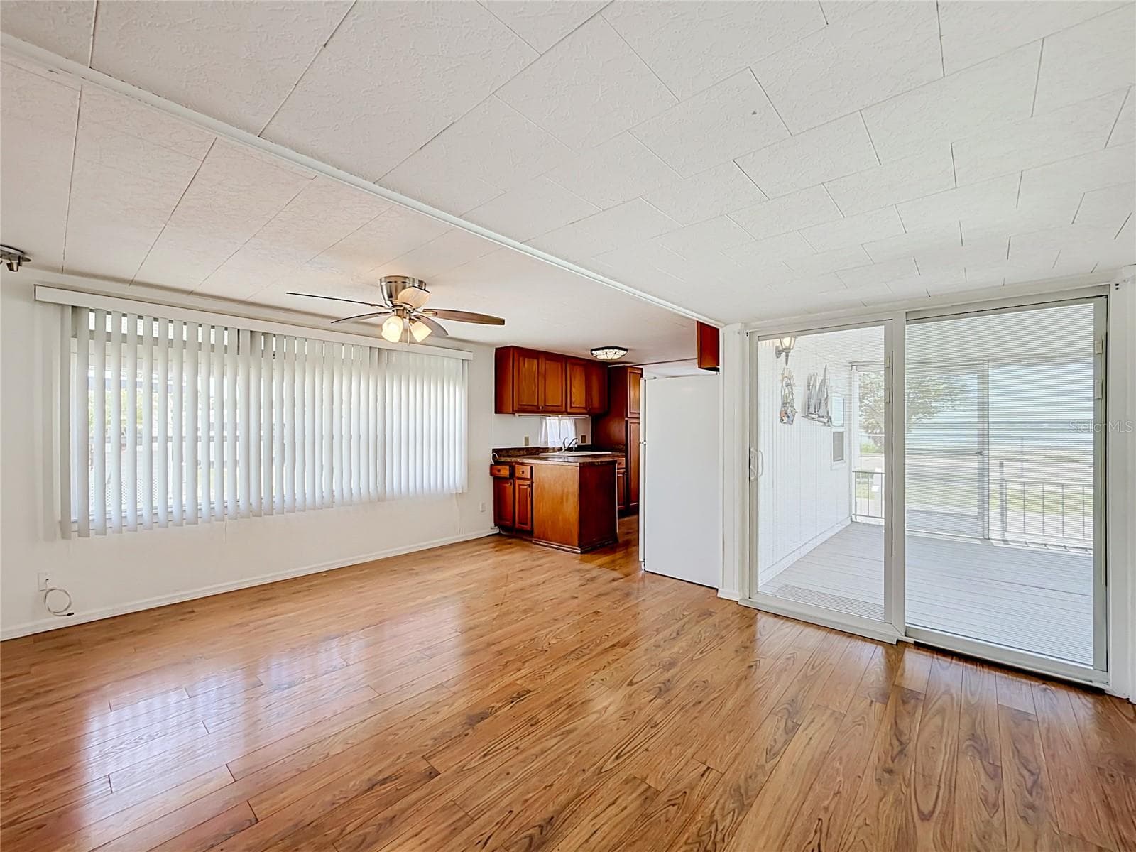 Mobile Home at 800 32ND AVE S #727, ST PETERSBURG, photo 4 of 32