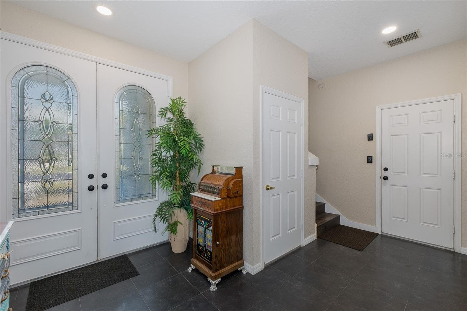 Foyer - 3020 SHEPPARDS CROOK CT, HOLIDAY