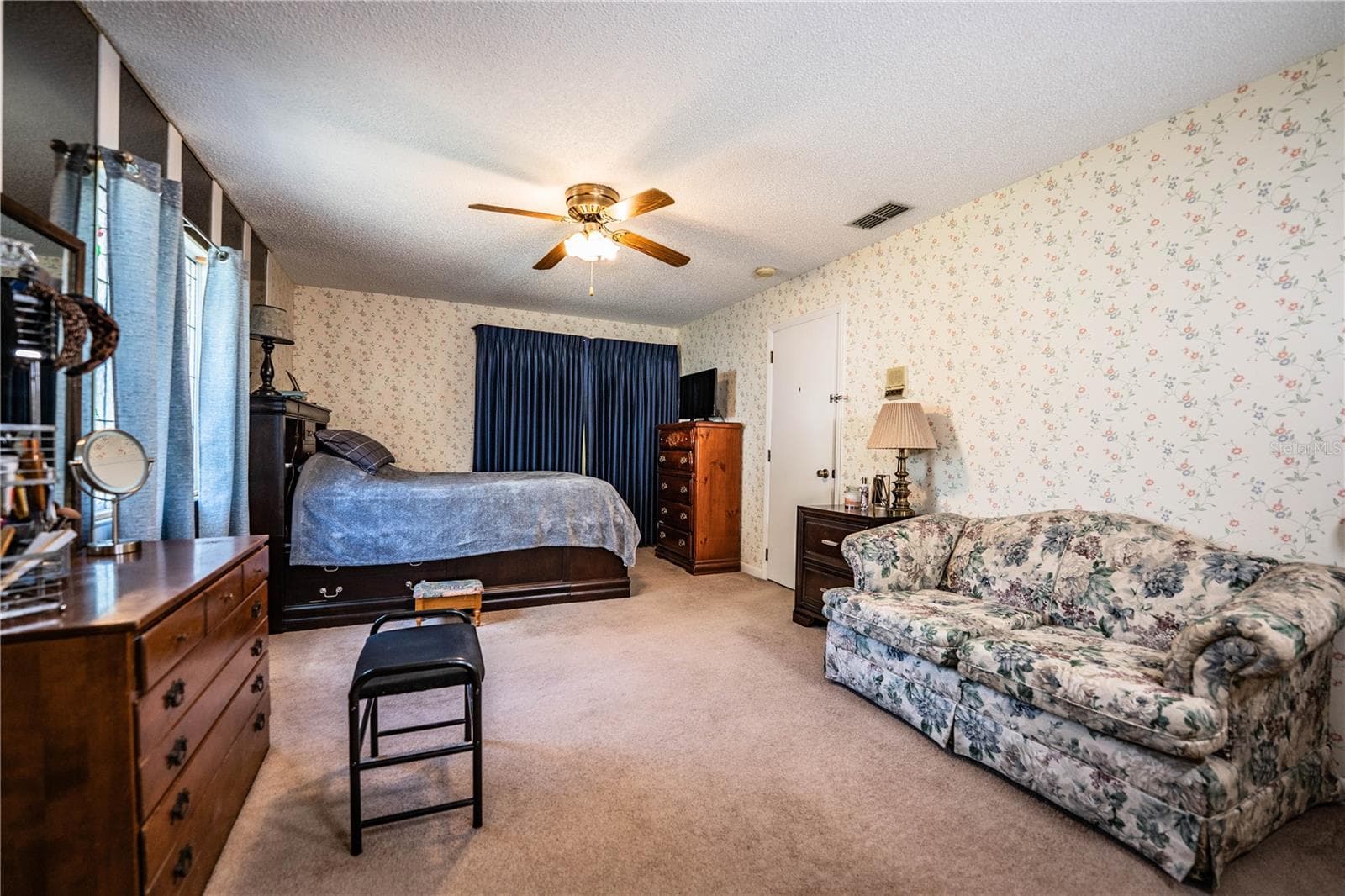 En Suite to Primary - 85 COUNTRY CLUB LN, MULBERRY