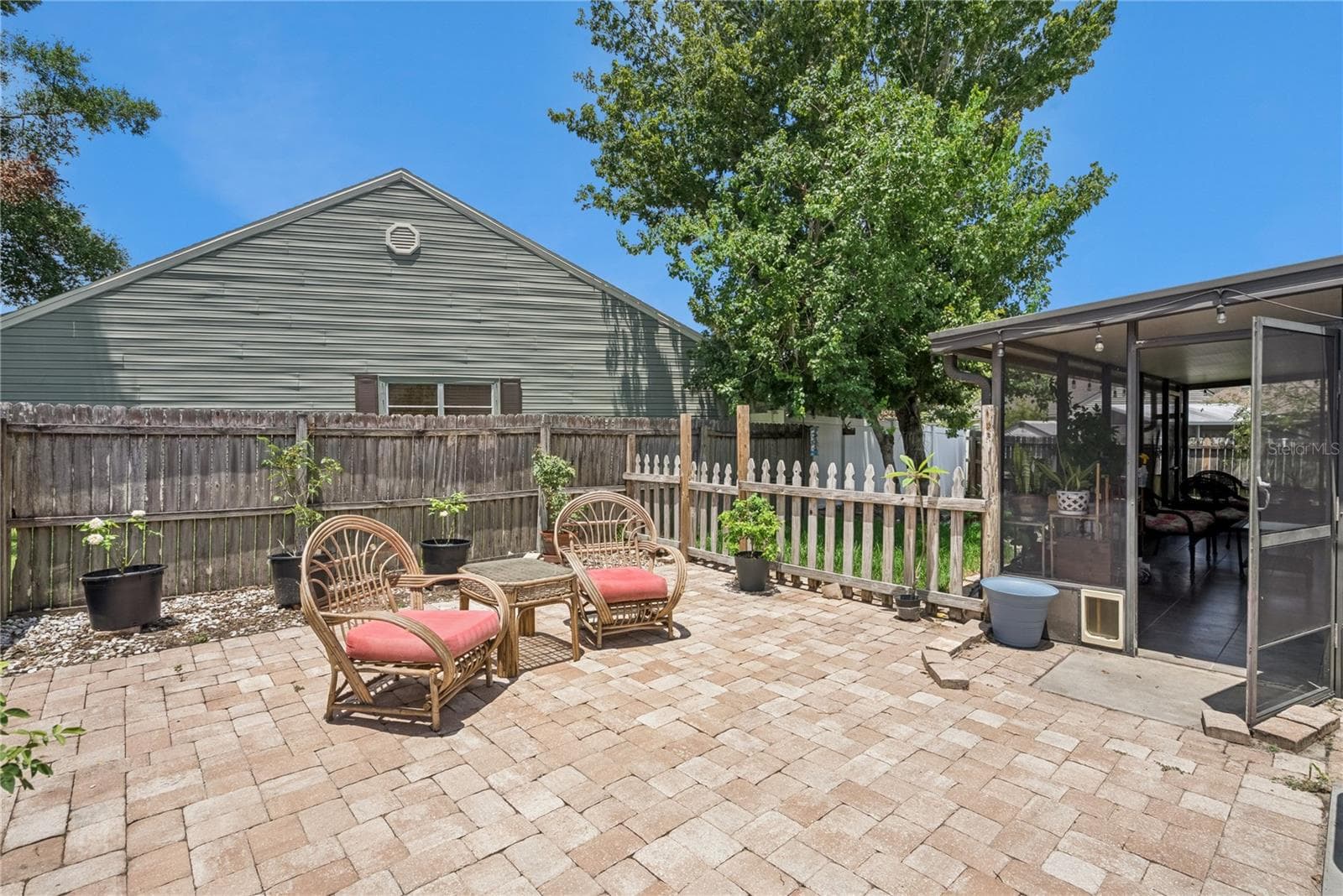 Outdoor Patio Back Yard - 1009 MCCULLY CT, OVIEDO