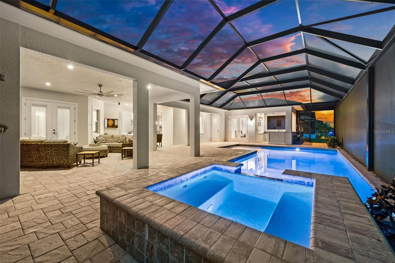 Hop in the spa in the evening - 105 SW 52ND ST, CAPE CORAL