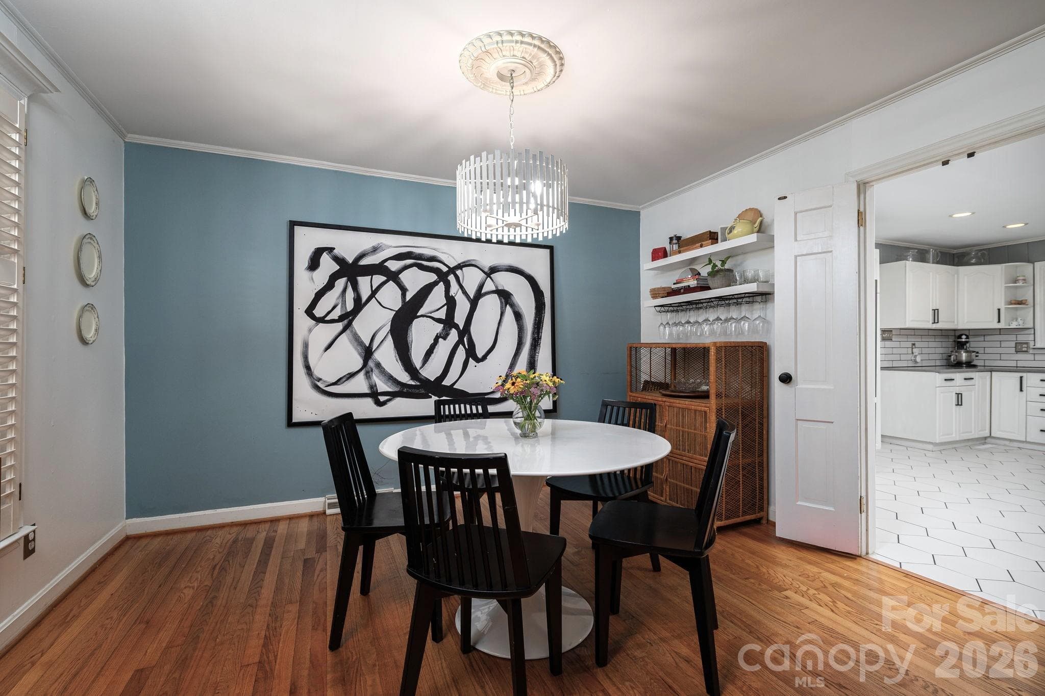 Single Family Residence at 504 Dogwood Lane, Belmont, photo 9 of 33
