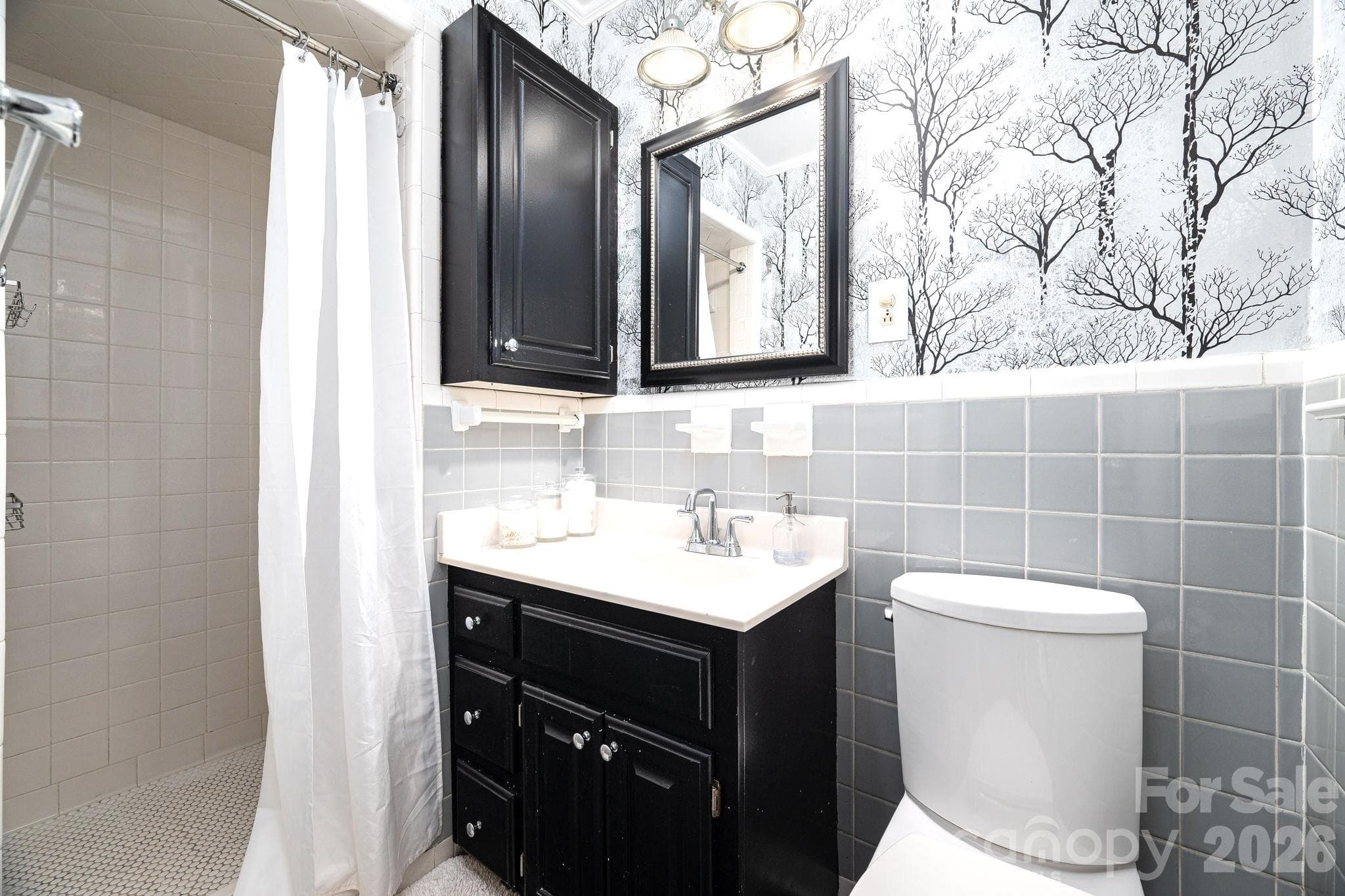 Single Family Residence at 504 Dogwood Lane, Belmont, photo 21 of 33