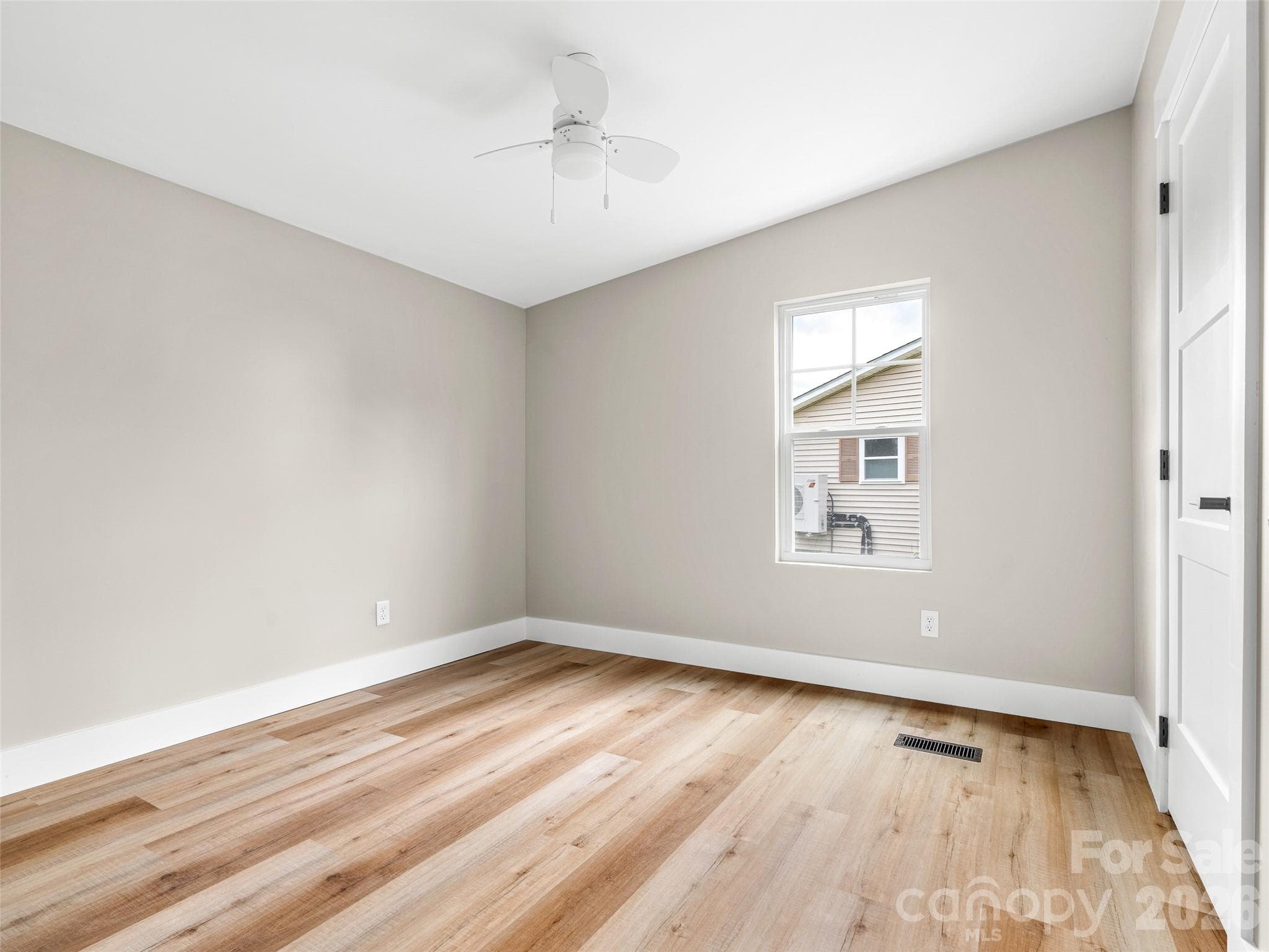 Single Family Residence at 448 Riverwind Drive, Hendersonville, photo 28 of 43
