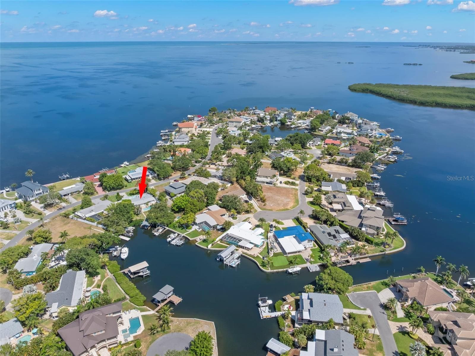 121 CARLYLE DR