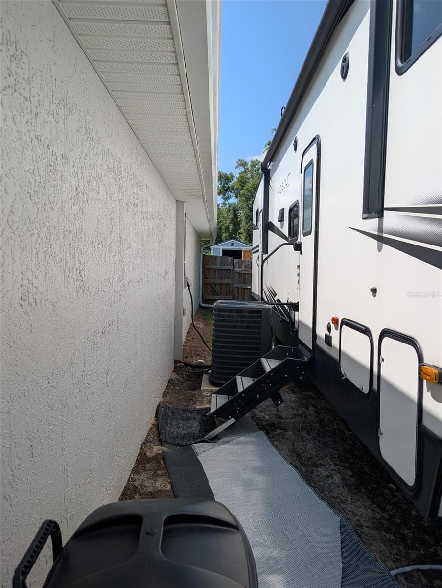 RV hookup outside - 5832 NW 63RD PL, OCALA