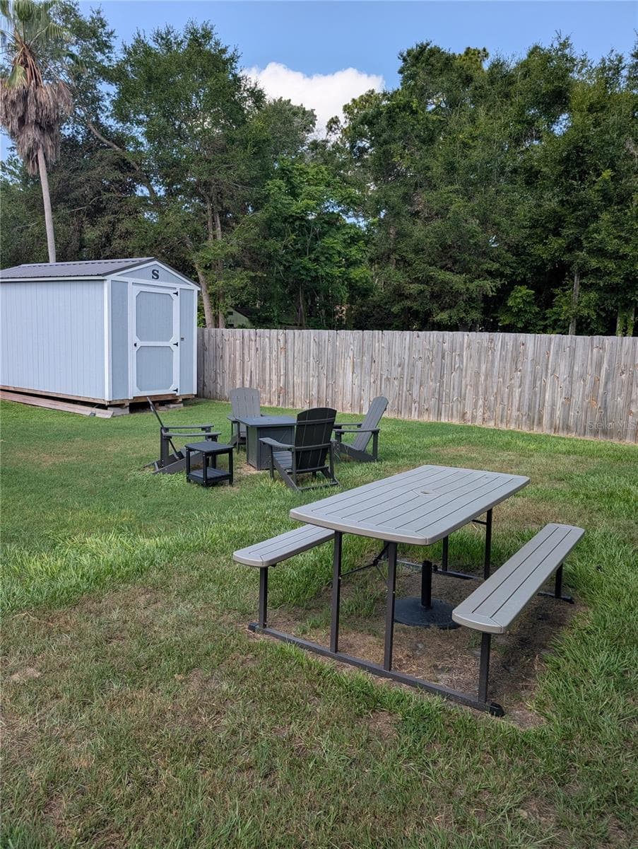 outside siting area and fire place - 5832 NW 63RD PL, OCALA