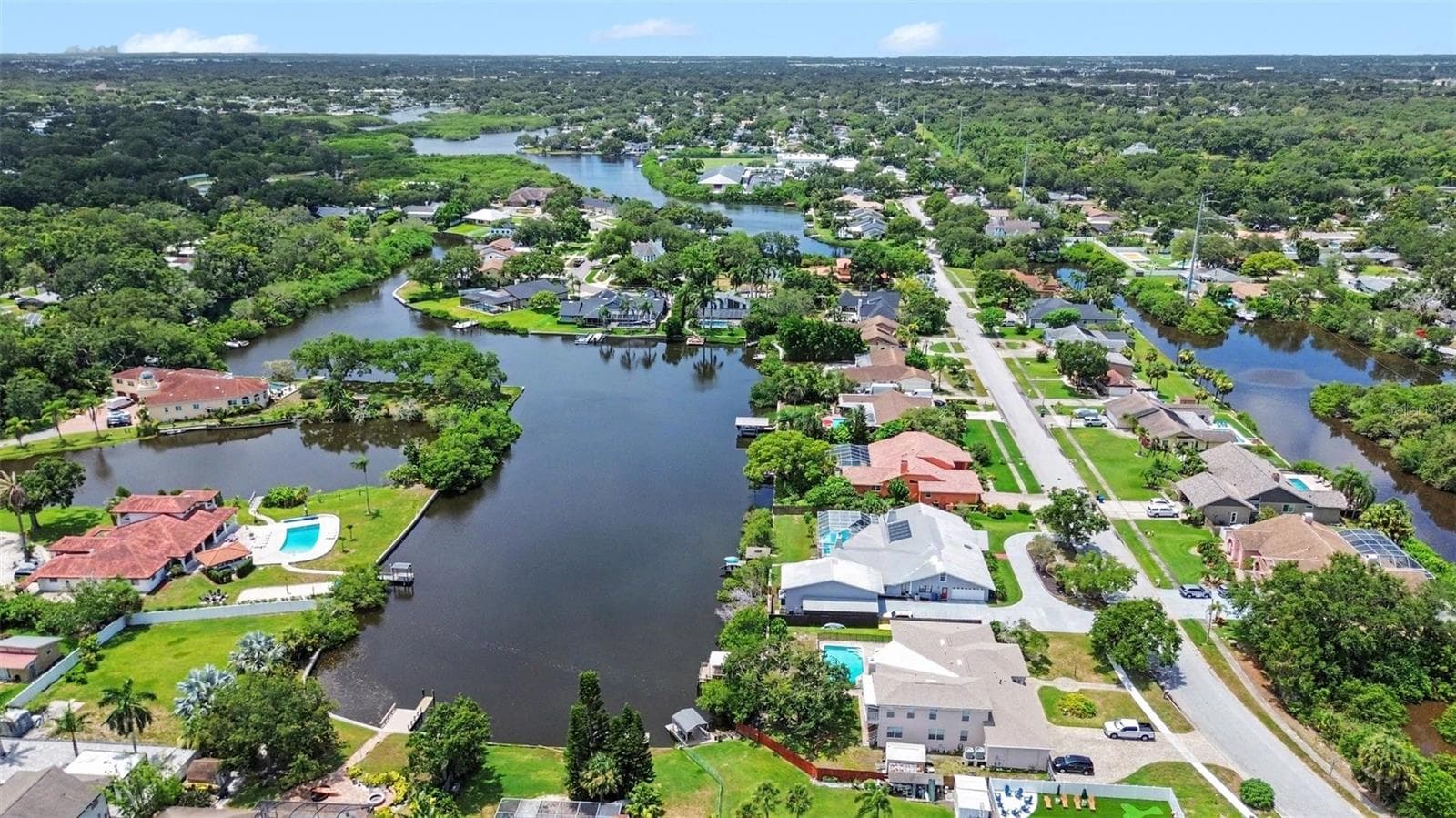 Single Family Residence at 1615 SAINT PAULS DR, CLEARWATER, photo 36 of 37