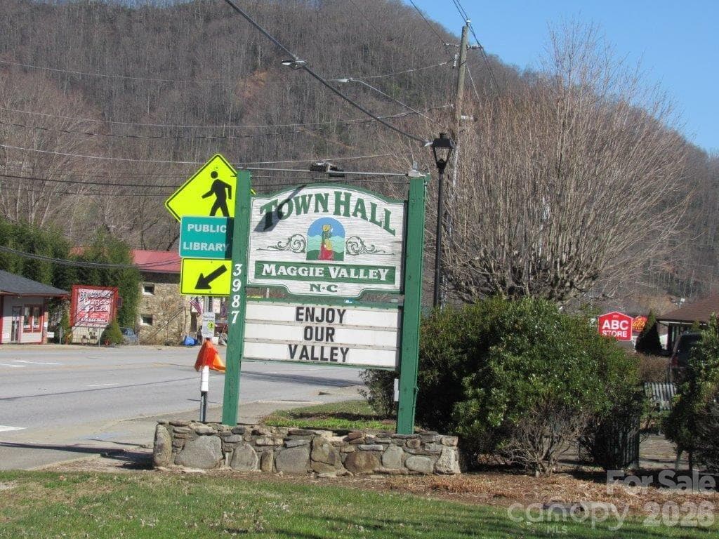 near the heart of Maggie Valley; a great place to be - 30 Brier Lane, Maggie Valley