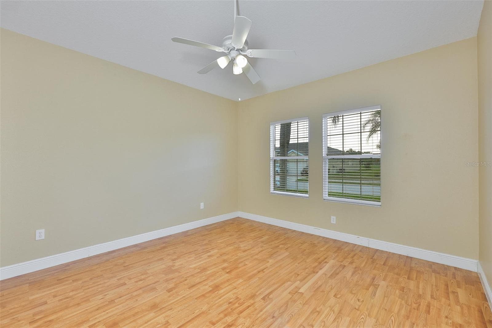Single Family Residence at 11813 STONEWOOD GATE DR, RIVERVIEW, photo 4 of 45
