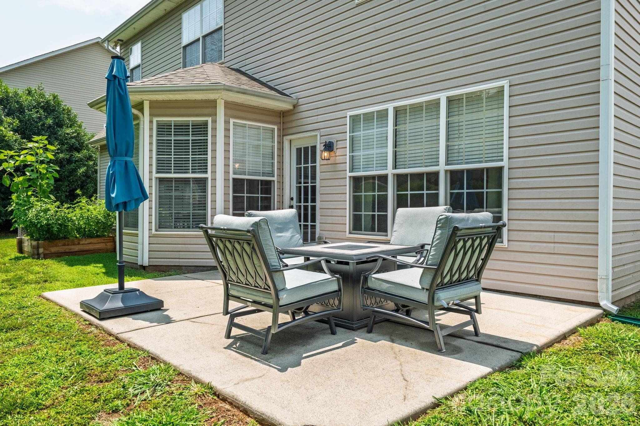 Single Family Residence at Charlotte, photo 6 of 27