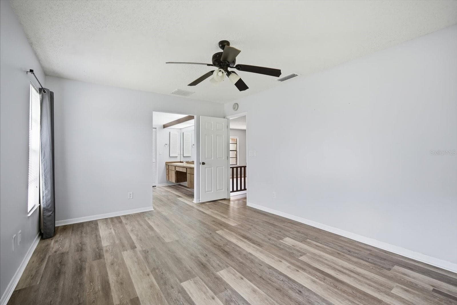 Primary Suite with En Suite Bath and Walk In Closet - 1405 LAUREL CT, PLANT CITY