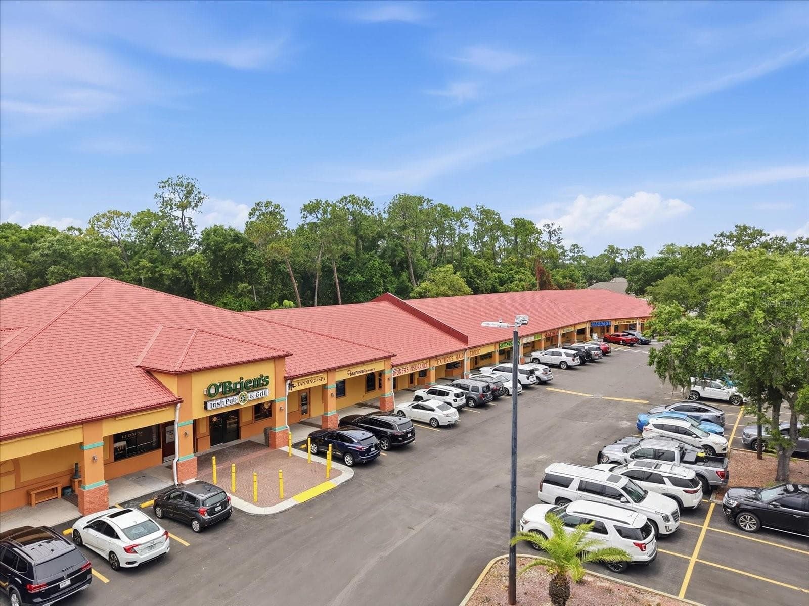 Nearby Shopping and Dining - 1405 LAUREL CT, PLANT CITY