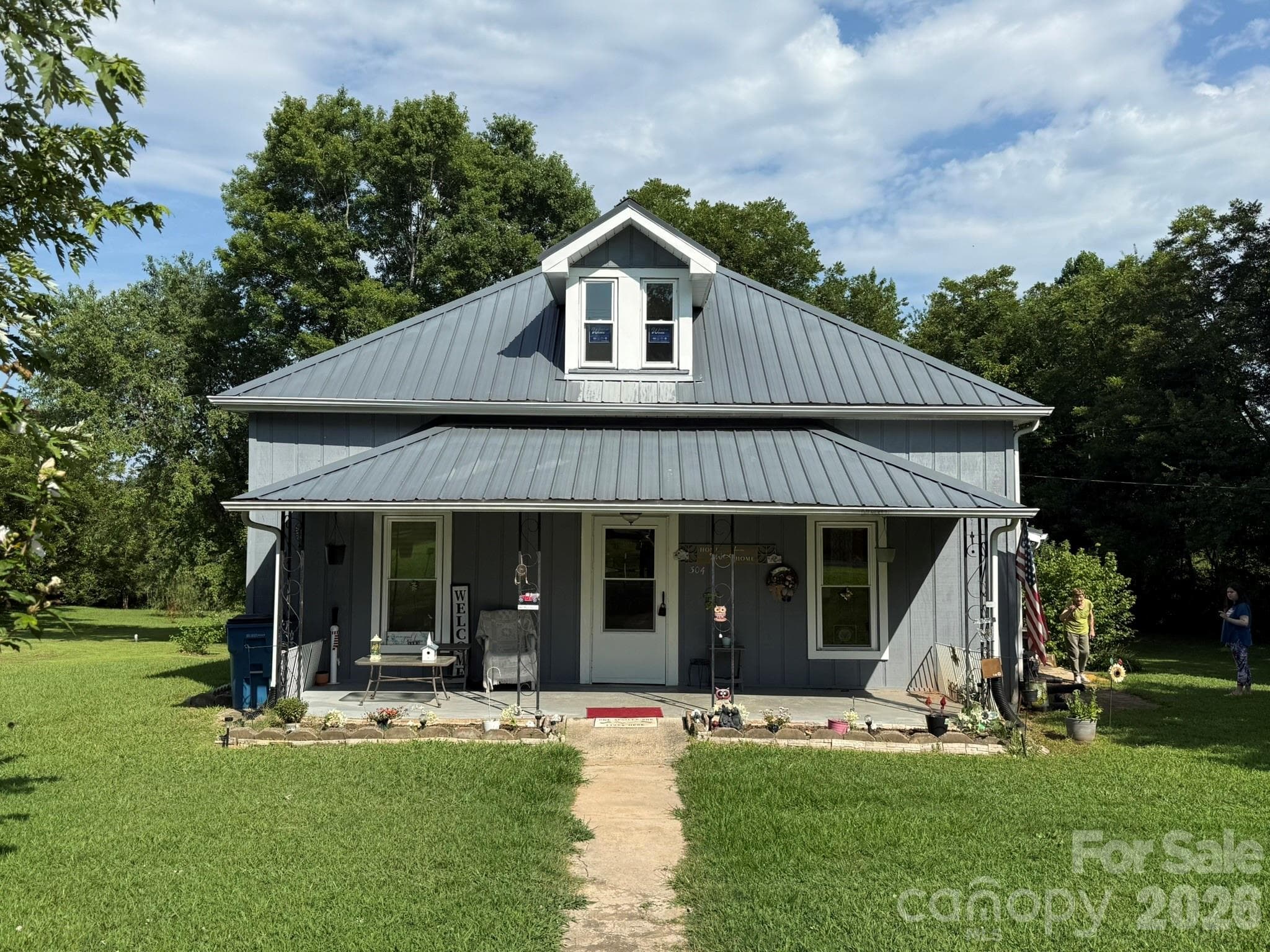 Single Family Residence at 304 Main Avenue W, Hildebran, photo 3 of 19