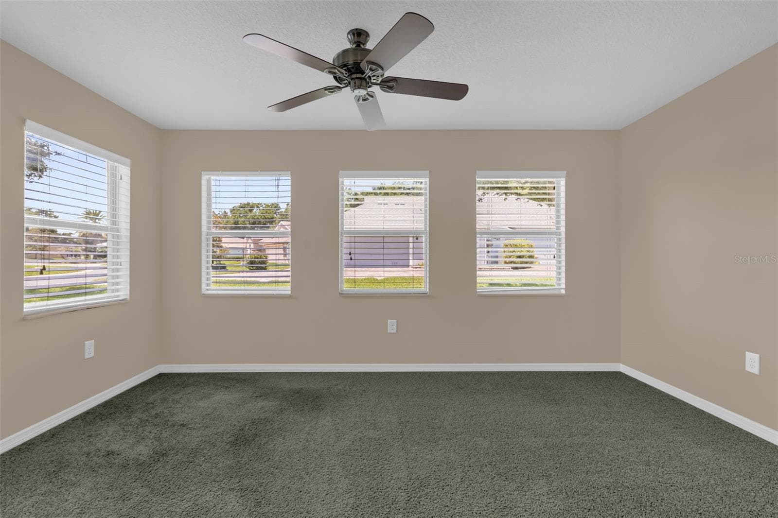 Florida Room - 5901 CANDLE GLOW PL, LEESBURG