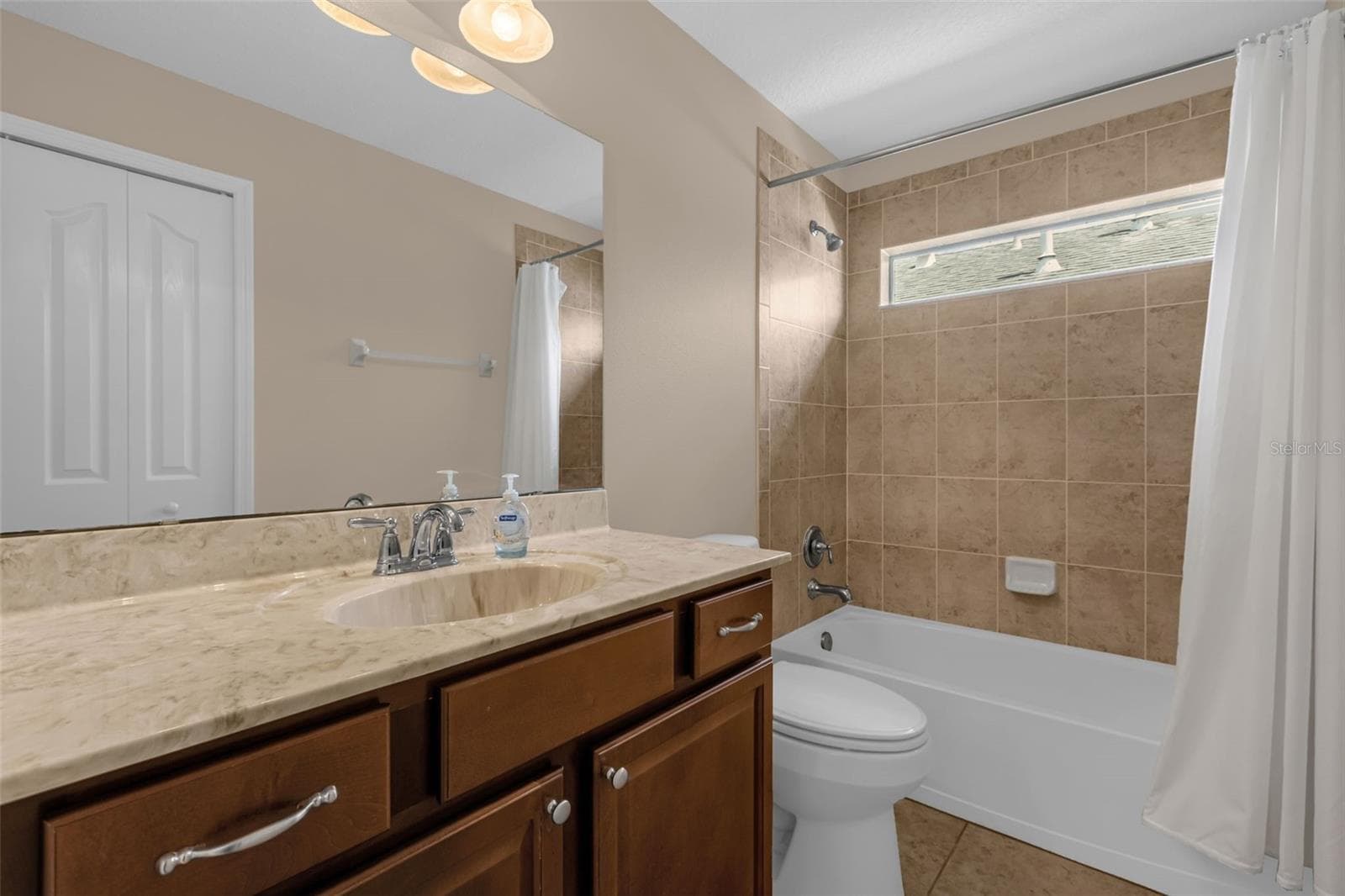 2nd Bath - 5901 CANDLE GLOW PL, LEESBURG
