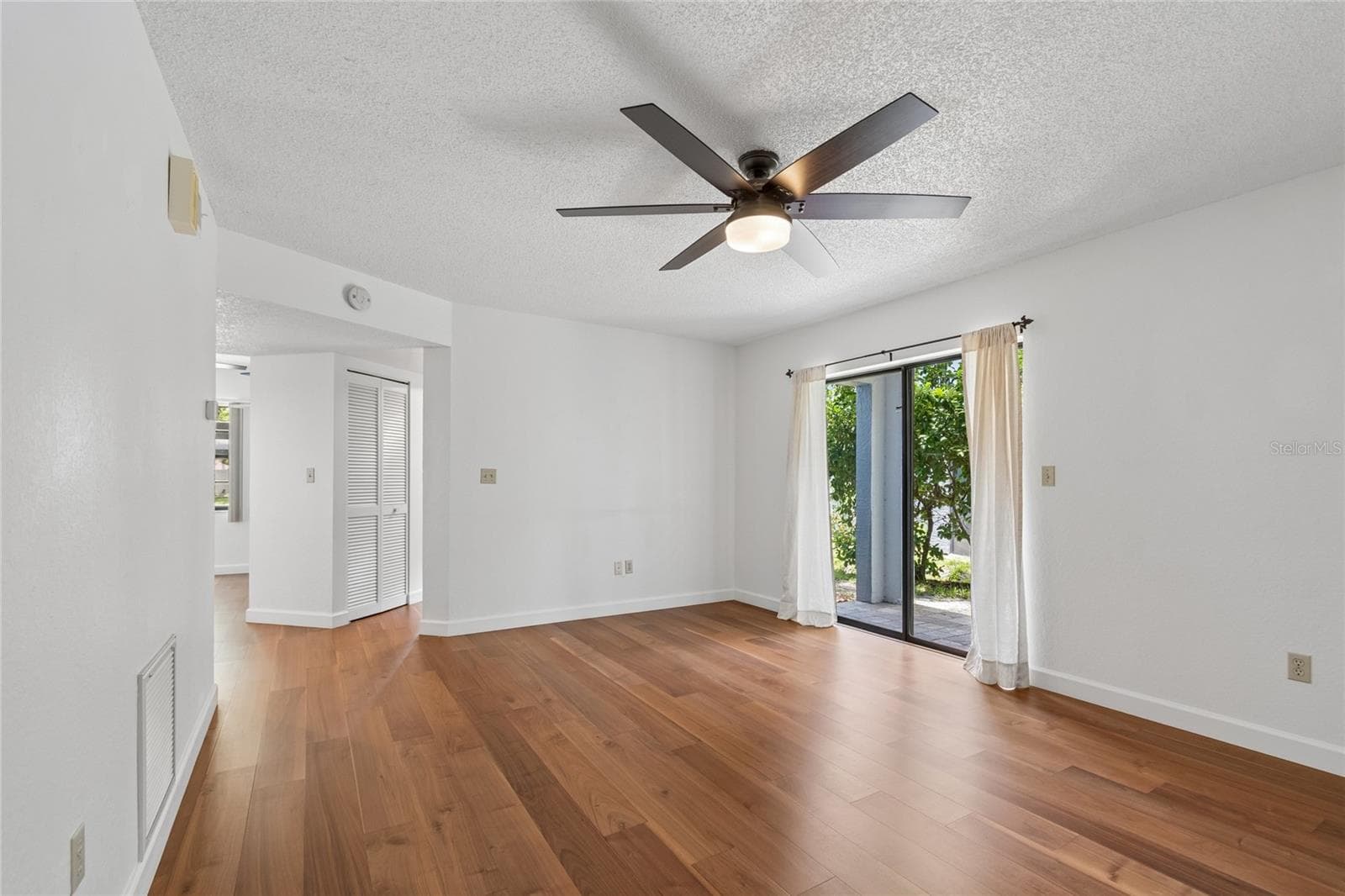 Living Room - 11800 PARK BLVD #401, SEMINOLE
