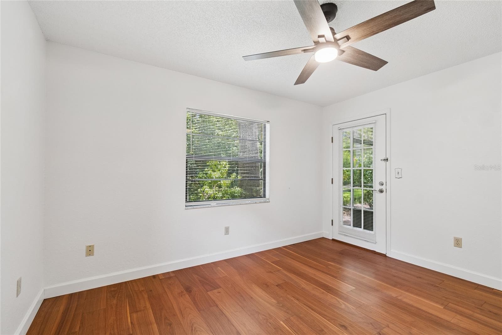 2nd Bedroom with door to Screened Patio - 11800 PARK BLVD #401, SEMINOLE