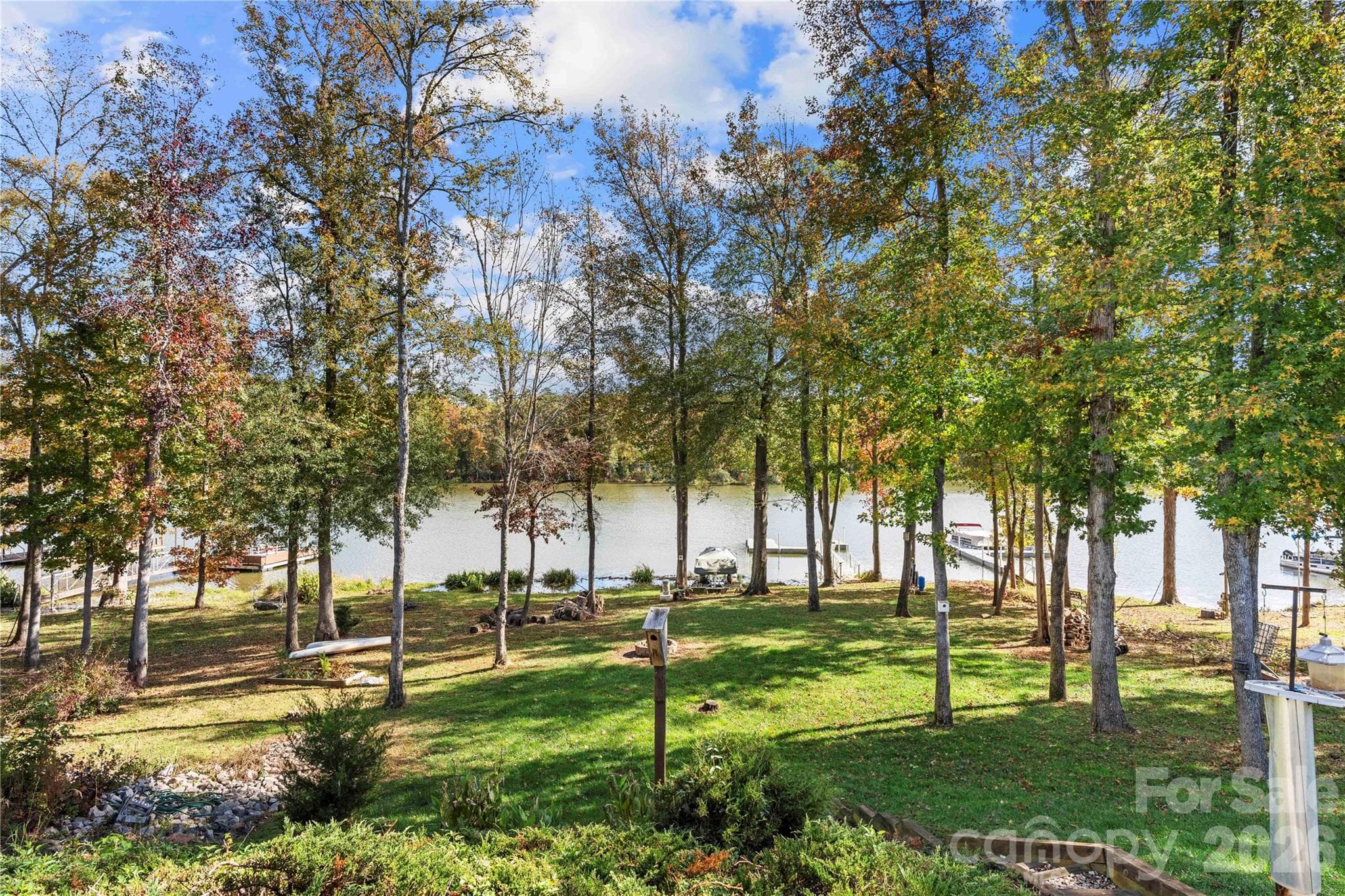 huge back yard with lawn mowing included - 25566 Seagull Drive, Lancaster