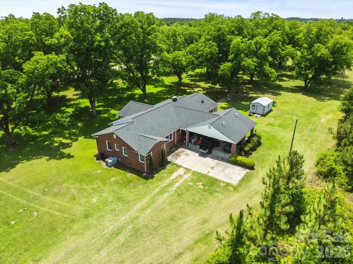 Single Family Residence at 464 Lark Road, Cheraw, photo 11 of 48