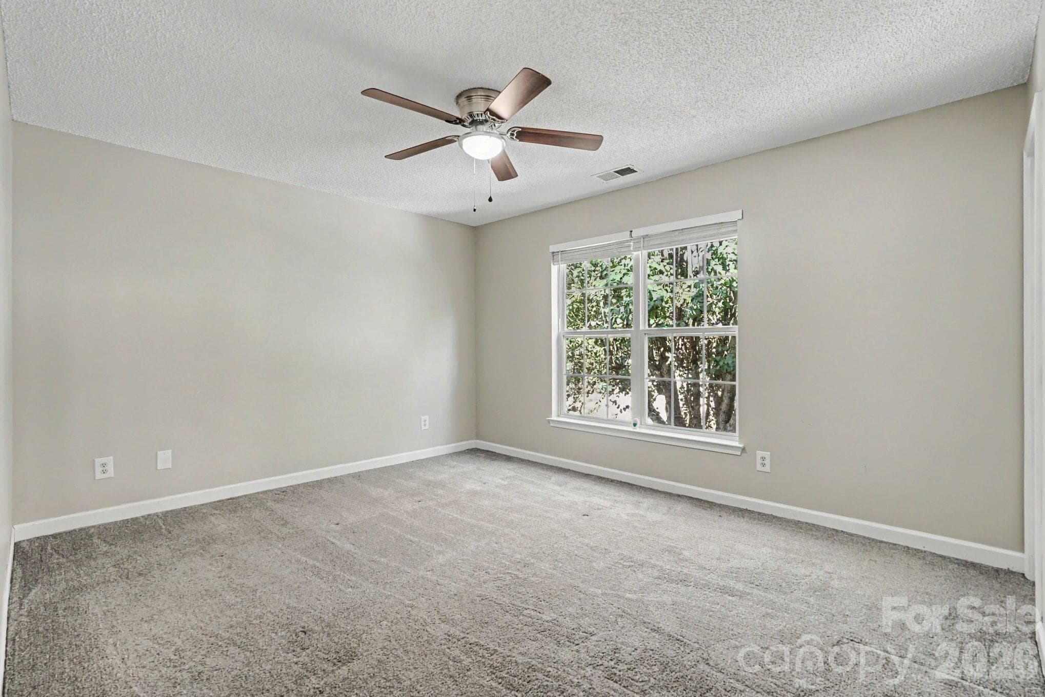 Single Family Residence at 1029 Jordans Pond Lane, Charlotte, photo 13 of 22