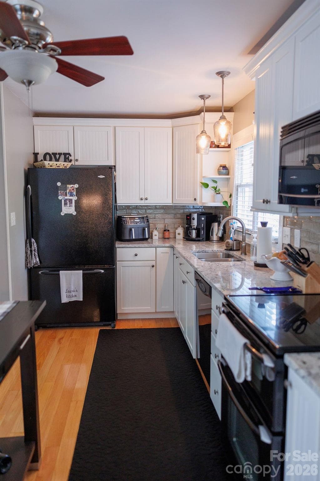 Kitchen with granite counter tops - Kings Mountain