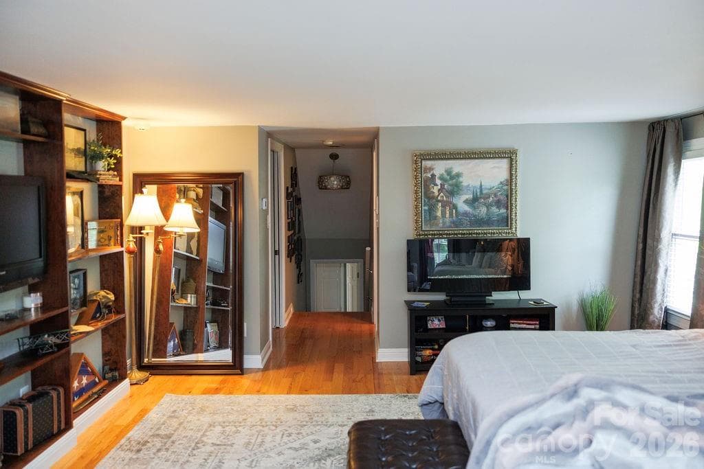 Spacious primary bedroom - Kings Mountain