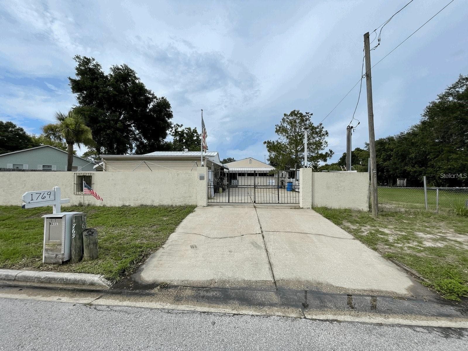 1769 OVERBROOK AVE