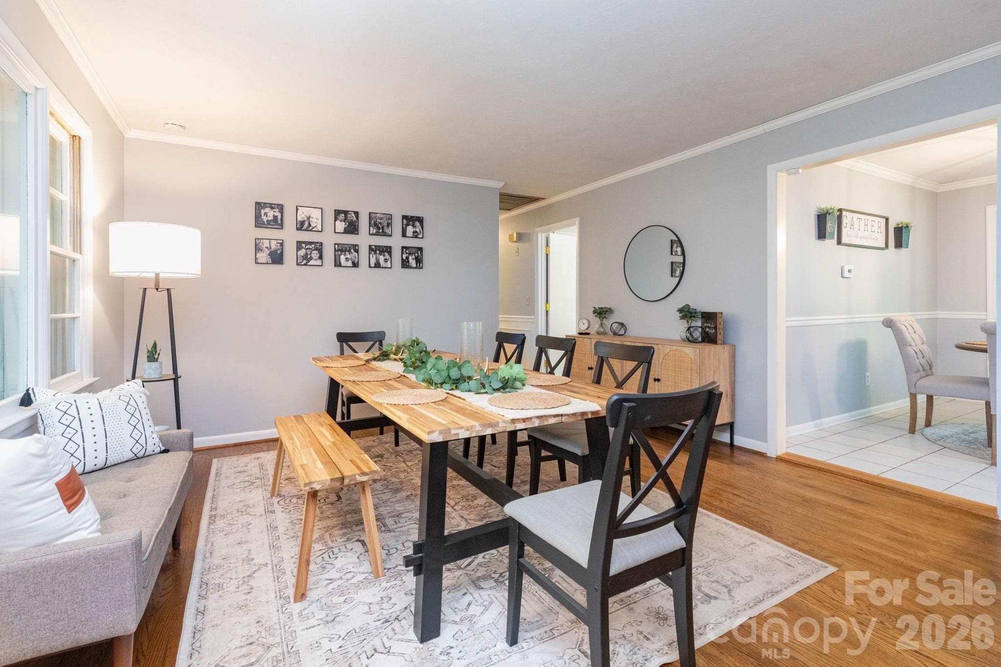 Multiple Sitting Areas - Hendersonville