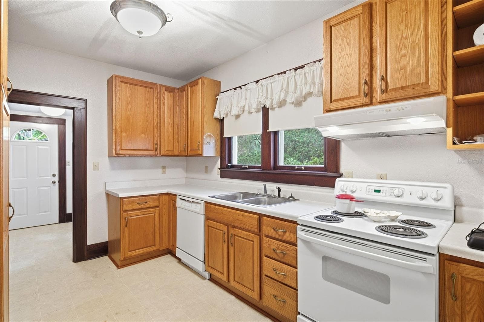 Single Family Residence at 1747 APACHE TRL, CLEARWATER, photo 37 of 64