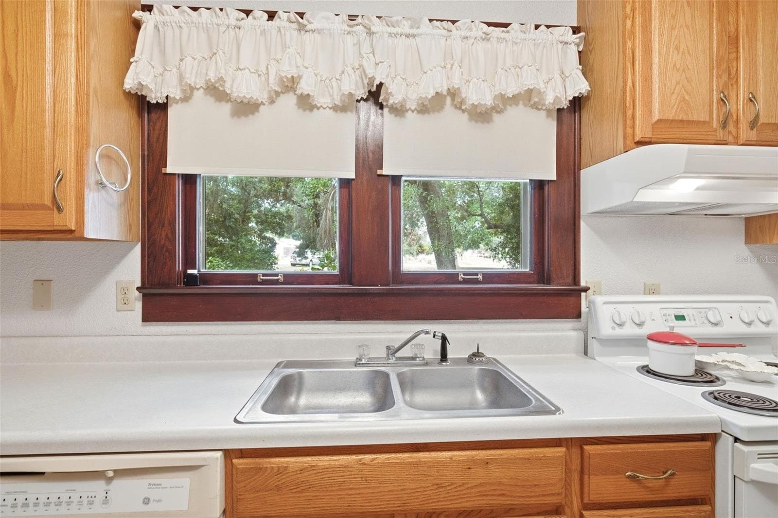 Single Family Residence at 1747 APACHE TRL, CLEARWATER, photo 40 of 64