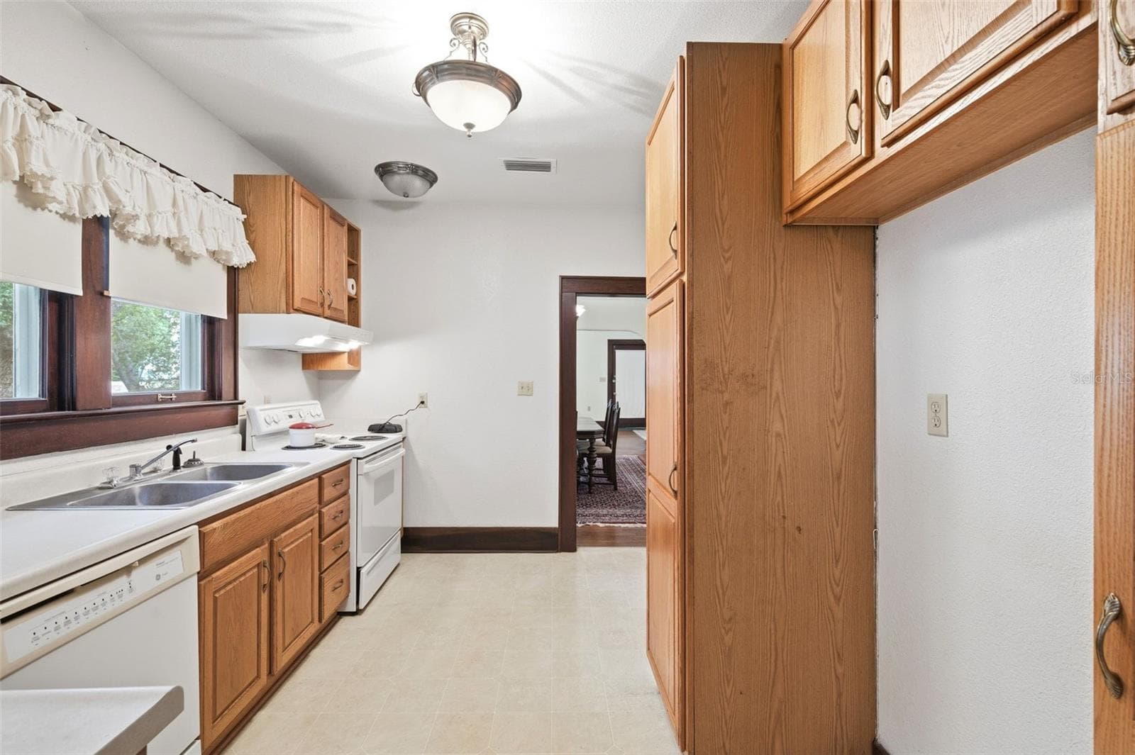 Single Family Residence at 1747 APACHE TRL, CLEARWATER, photo 42 of 64