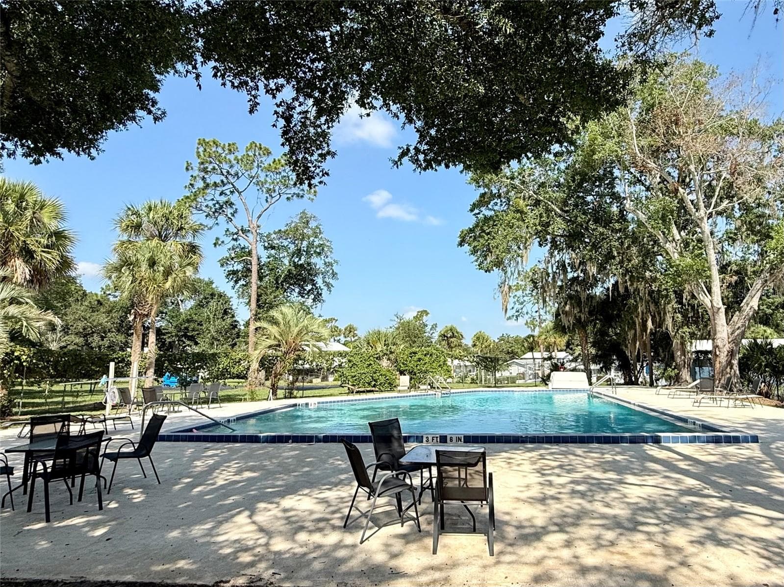 Community pool - 445 S NETHERWOOD CRES #2, ALTAMONTE SPRINGS