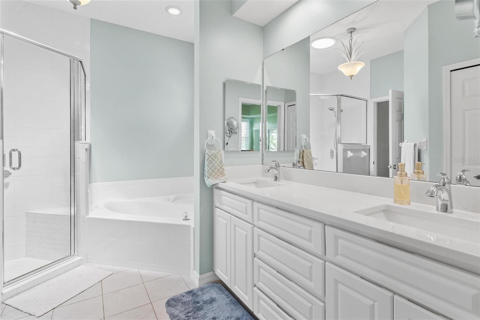 Primary Bath with walk-in Shower, Jetted Tub, dual sinks - 3354 SAINT LUCIA CT, TAVARES