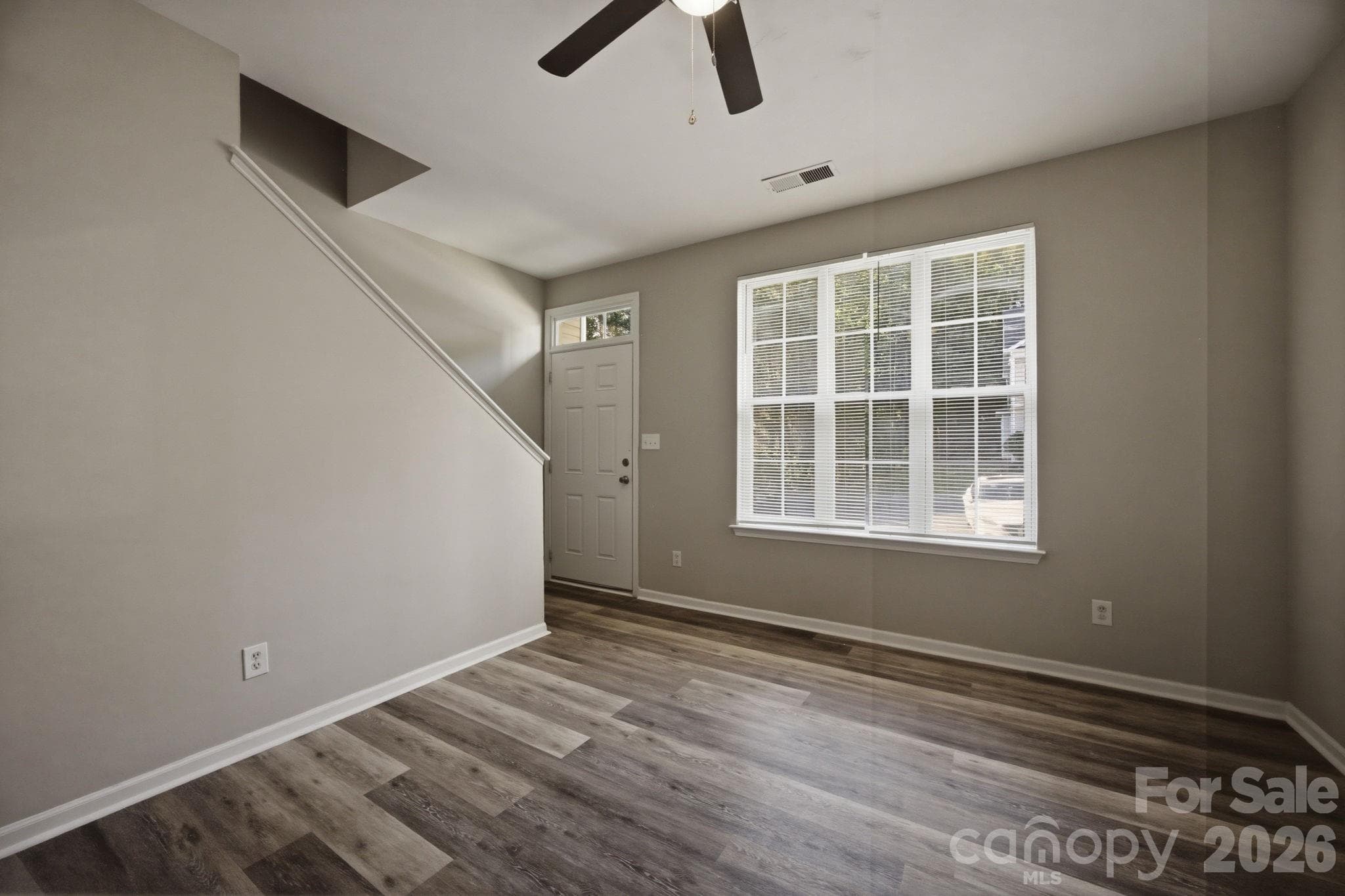 Townhouse at 6123 Dane Drive, Dallas, photo 5 of 27