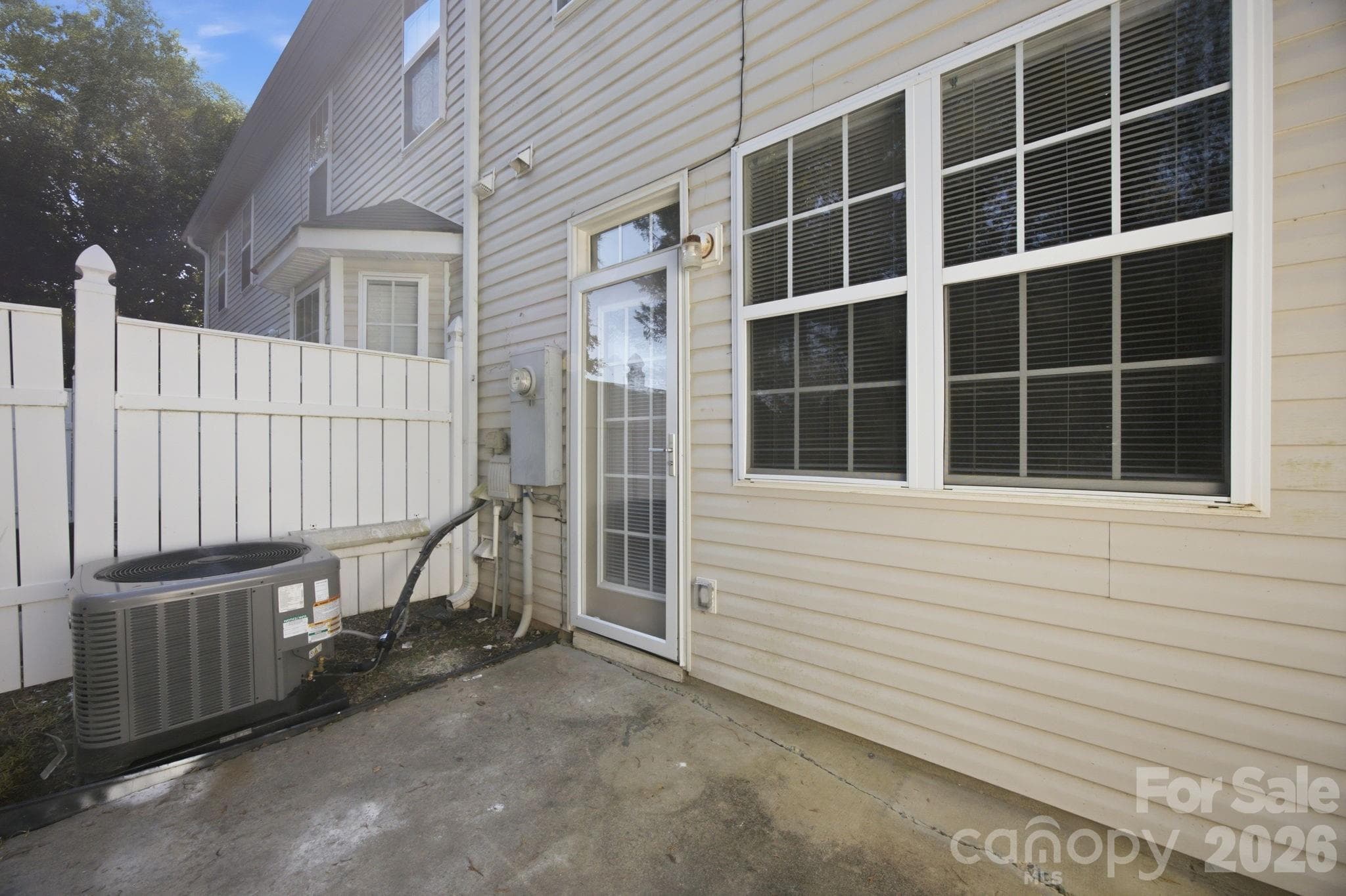 Townhouse at 6123 Dane Drive, Dallas, photo 20 of 27