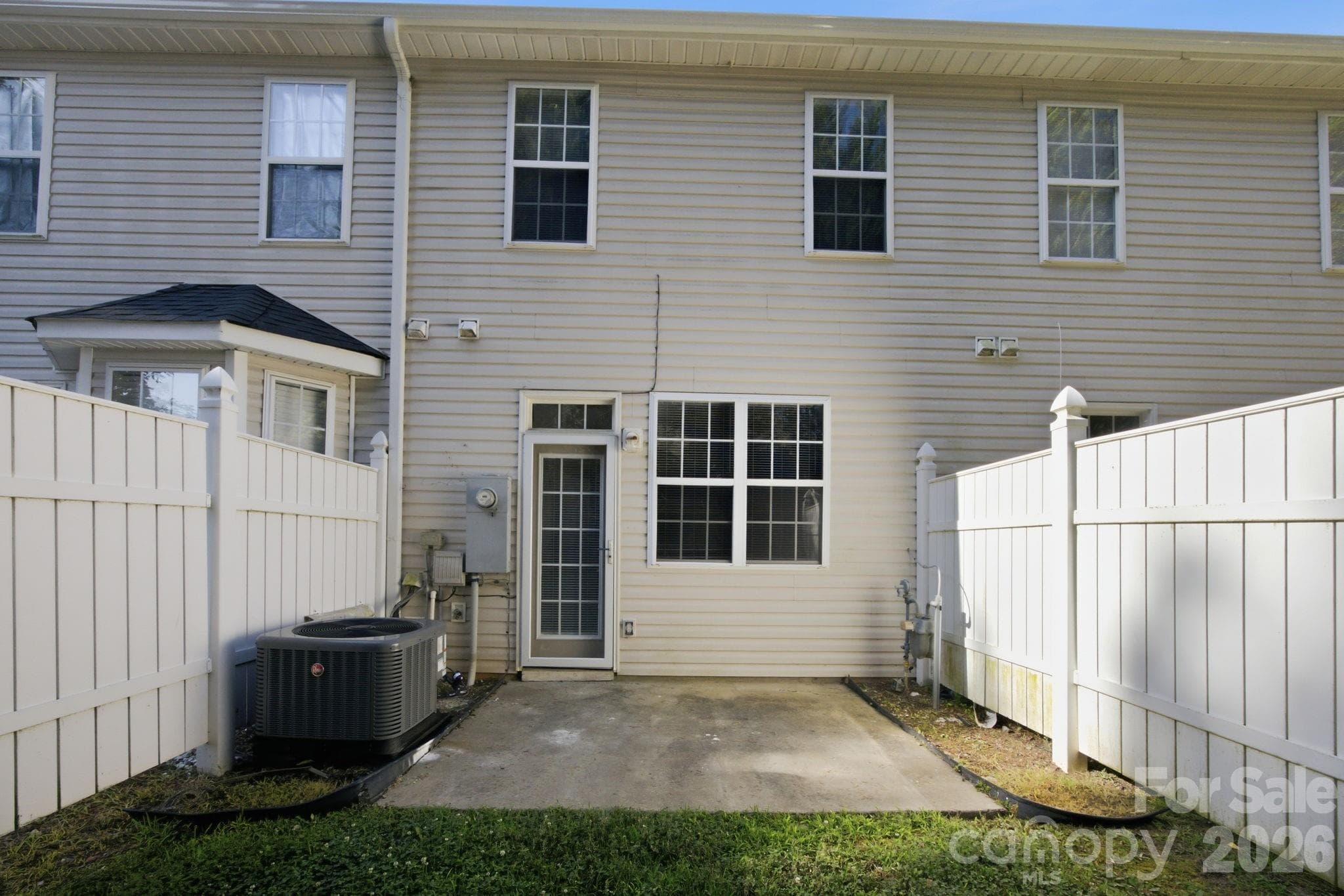 Townhouse at 6123 Dane Drive, Dallas, photo 21 of 27