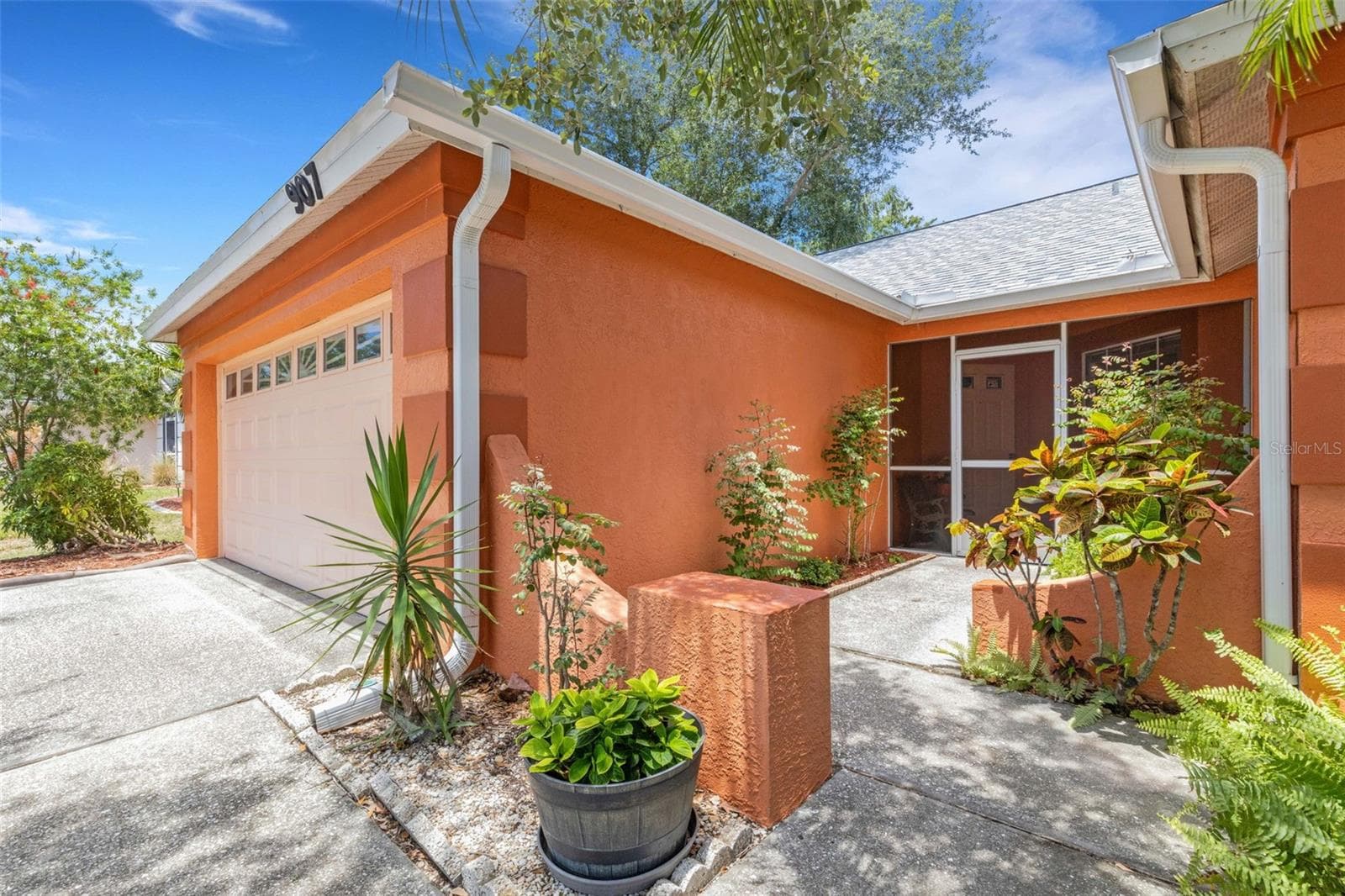 Front Entry Way - 907 50TH ST E, BRADENTON