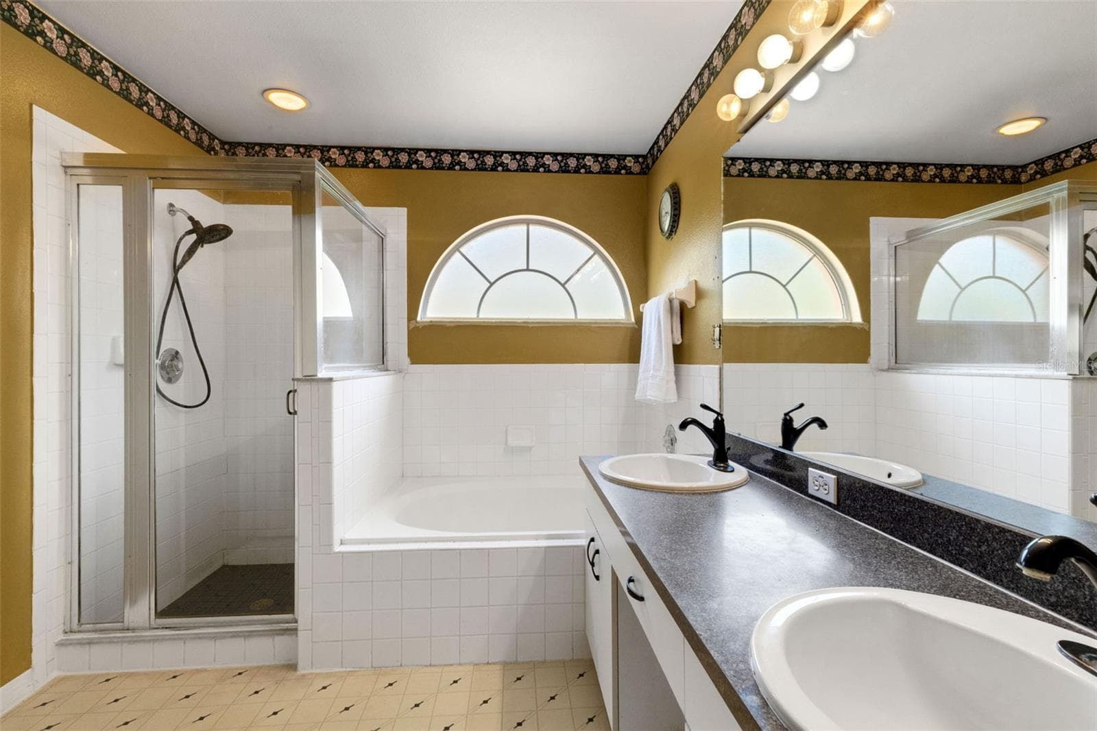 Master Bath - Garden Tub and Separate Shower - 907 50TH ST E, BRADENTON