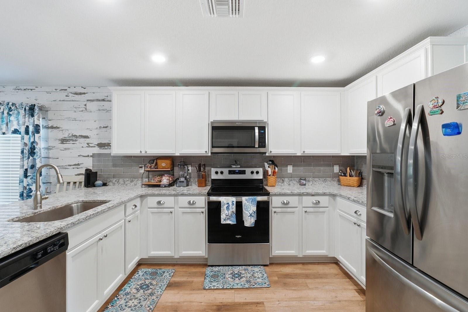 kitchen - 12200 PINE FINCH AVE, WEEKI WACHEE