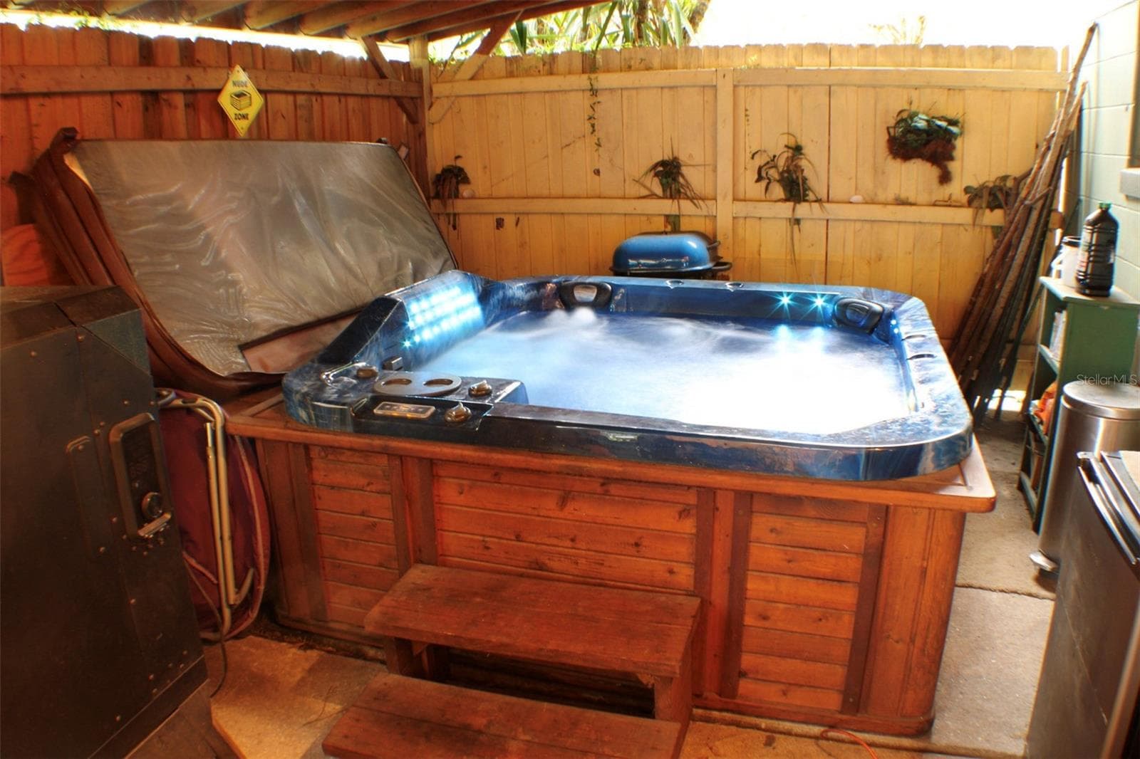 Jacuzzi Spa - 1405 28TH ST NW, WINTER HAVEN