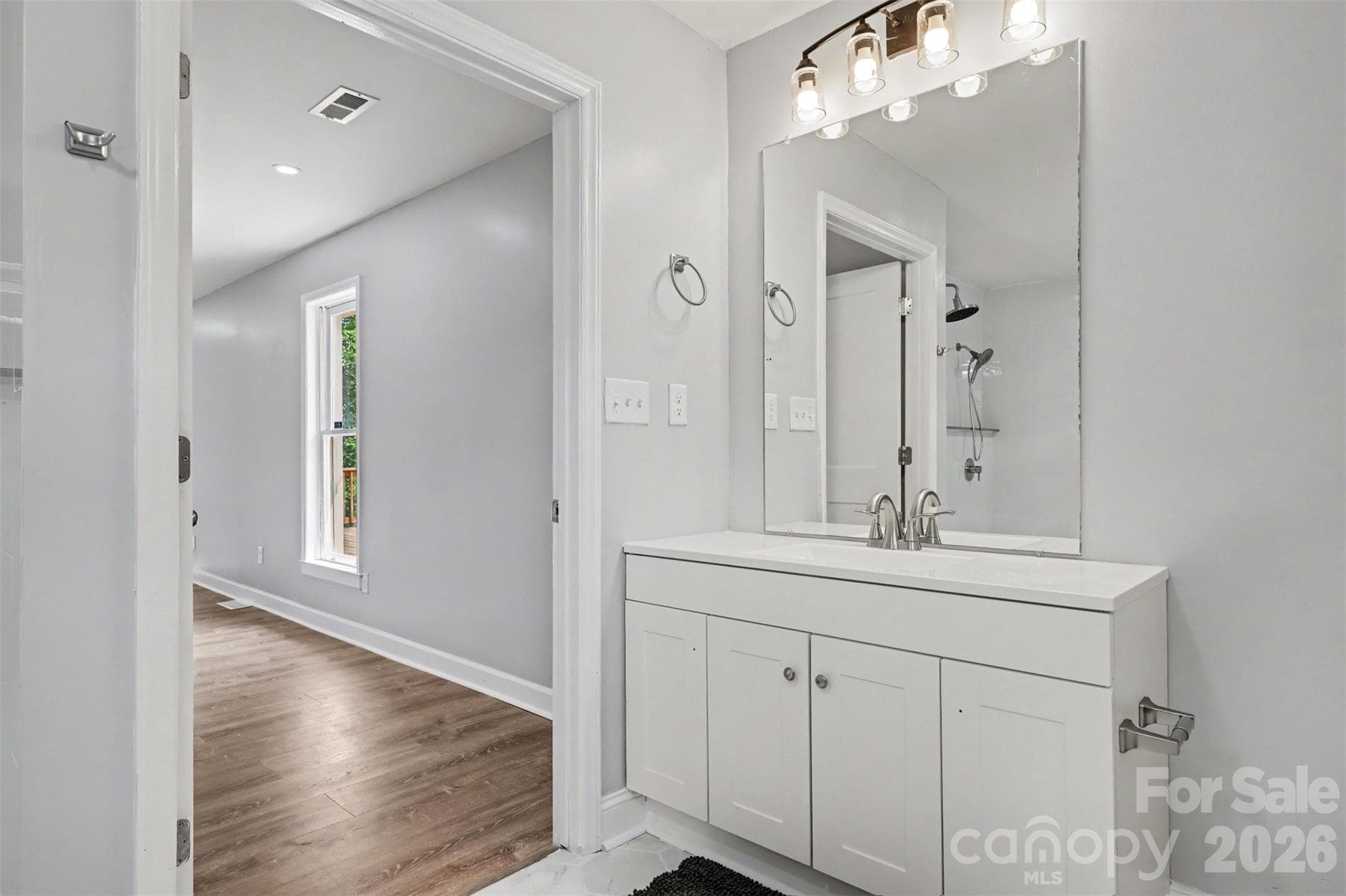 Primary Bathroom - 6917 Navajo Trail, Sherrills Ford