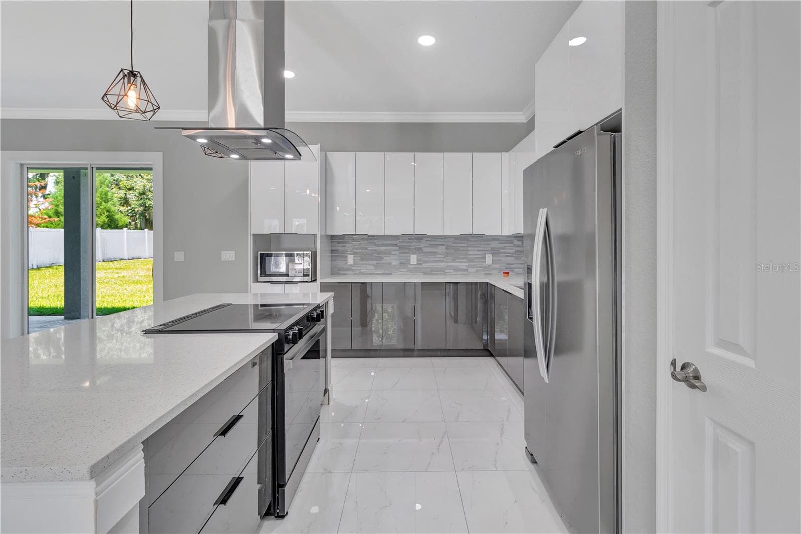 KITCHEN - 319 WATER SHORE DR, LEESBURG