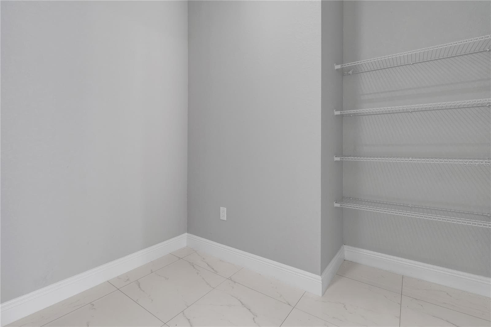 DRY STORAGE ROOM - 319 WATER SHORE DR, LEESBURG