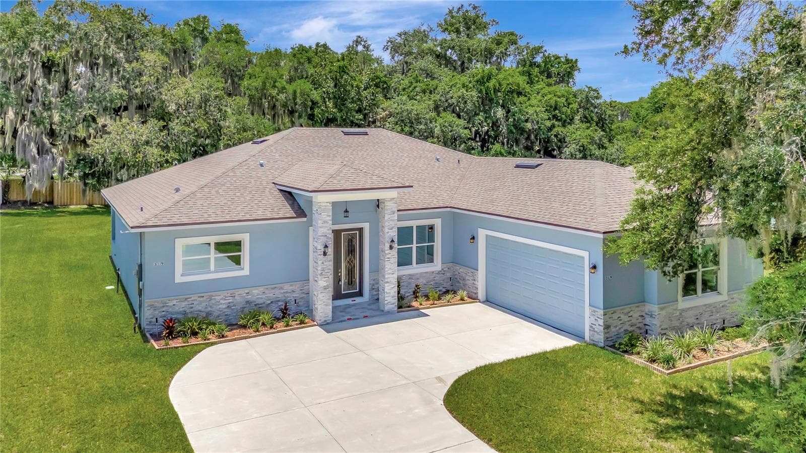 AERIAL FRONT DRIVEWAY - 319 WATER SHORE DR, LEESBURG