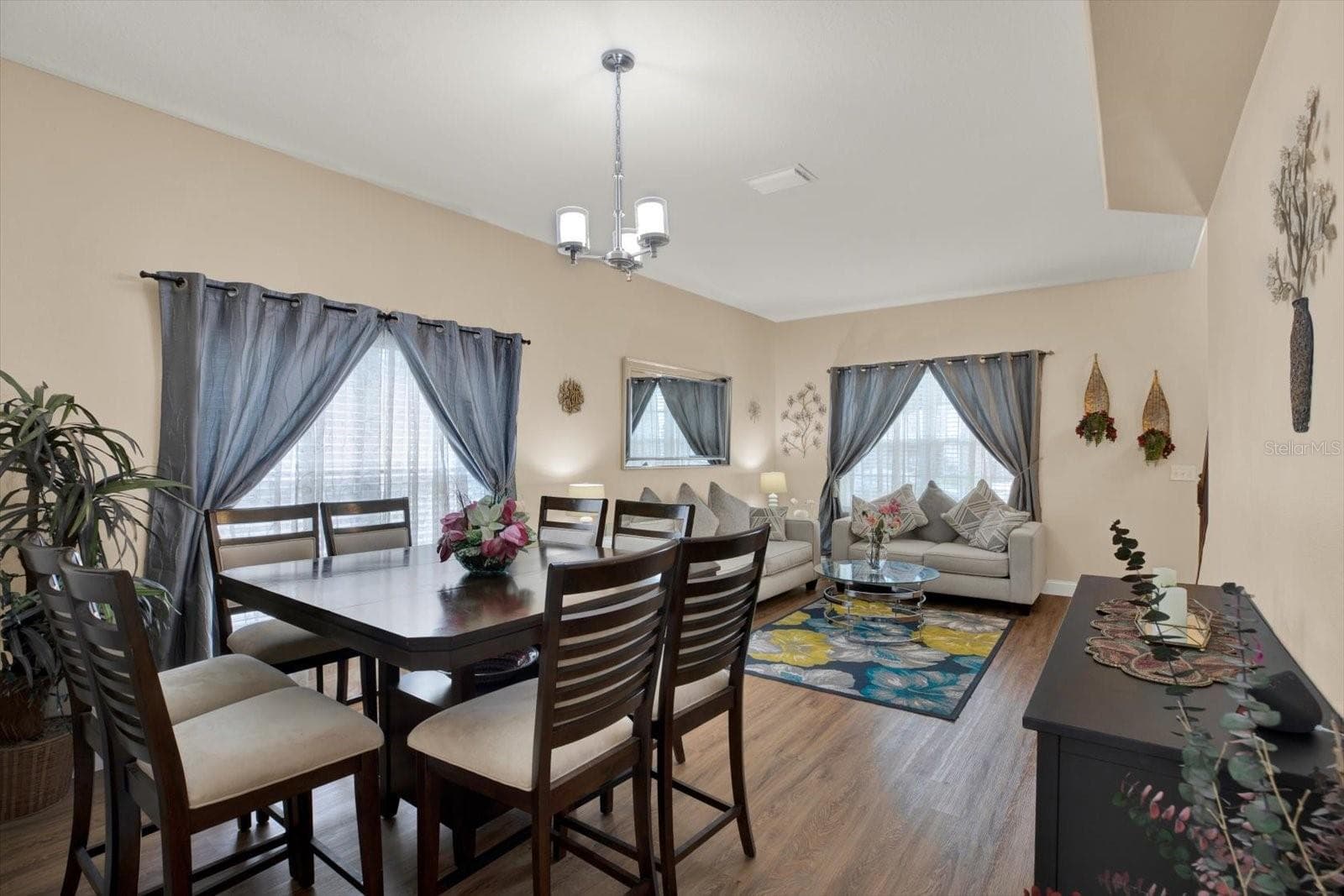 Single Family Residence at 31405 GLENDALOUGH WAY, WESLEY CHAPEL, photo 10 of 50
