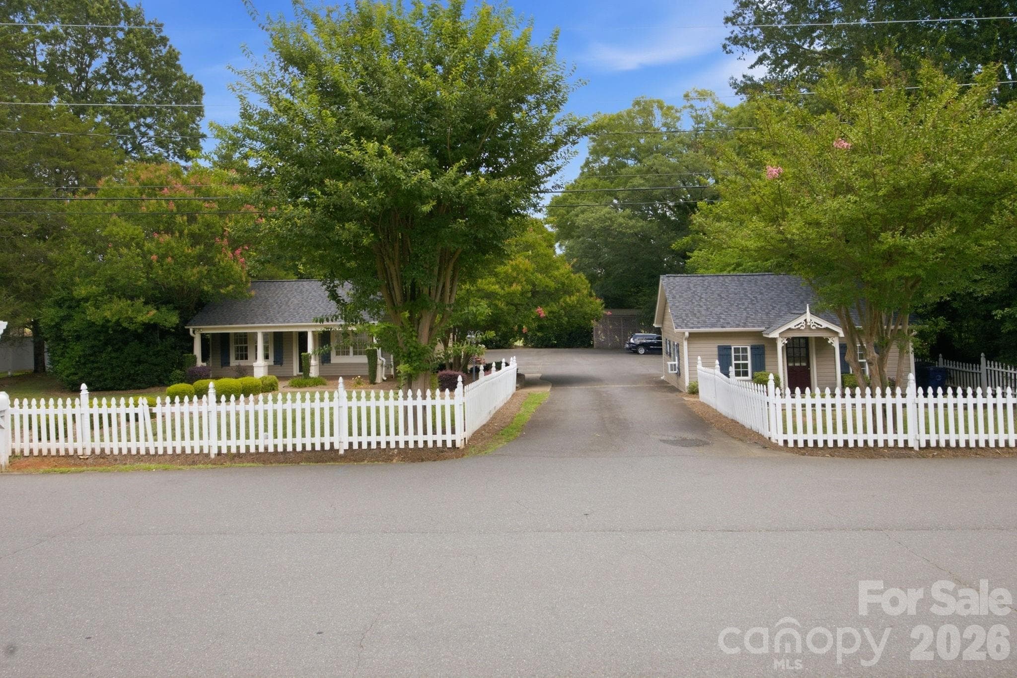 White picket fence and a detached Studio! - 19428 Zion Avenue, Cornelius